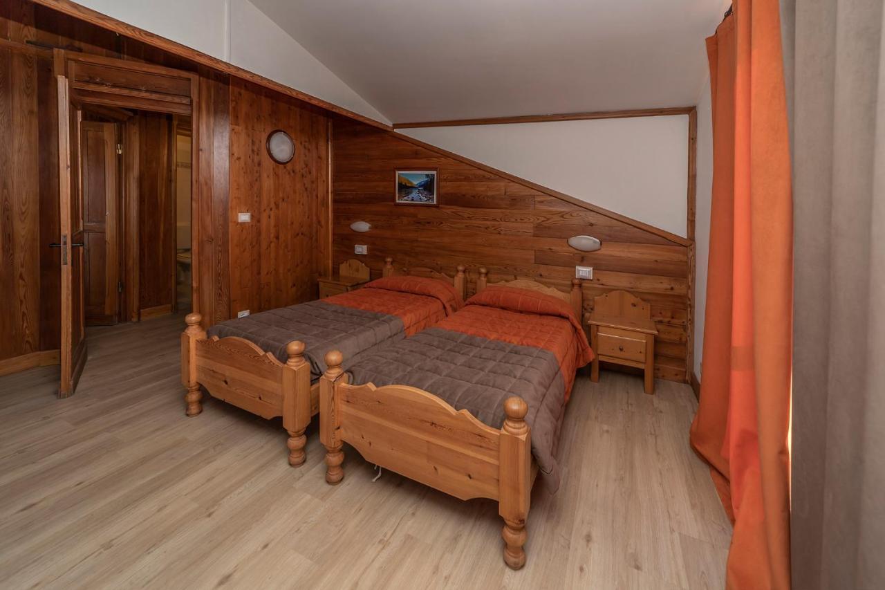 Hotel Stella Alpina Oulx Buitenkant foto