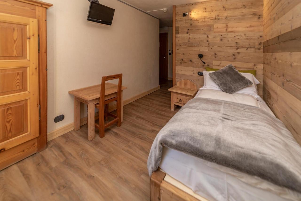 Hotel Stella Alpina Oulx Buitenkant foto