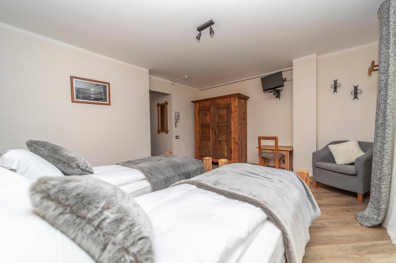 Hotel Stella Alpina Oulx Buitenkant foto