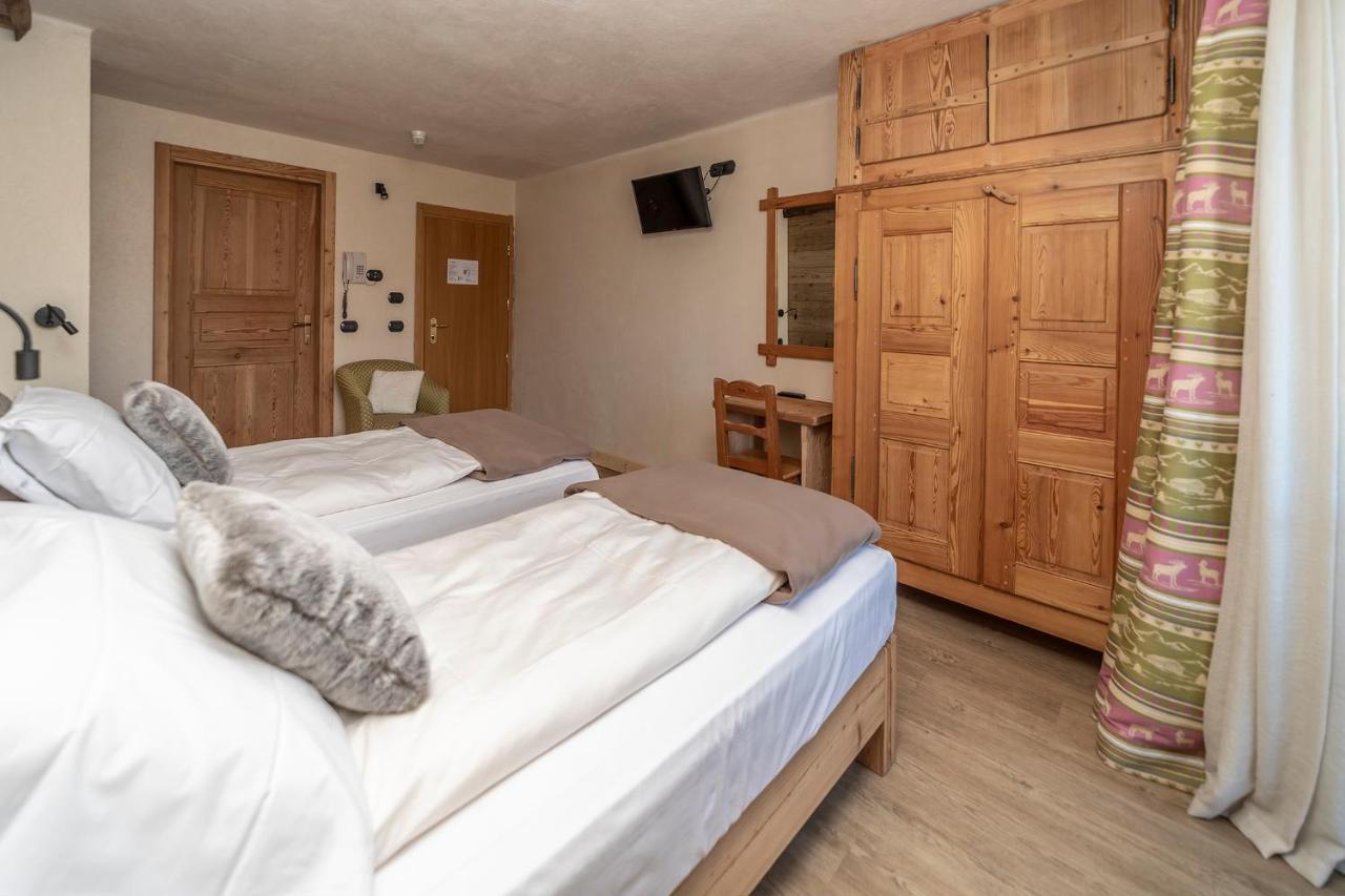 Hotel Stella Alpina Oulx Buitenkant foto