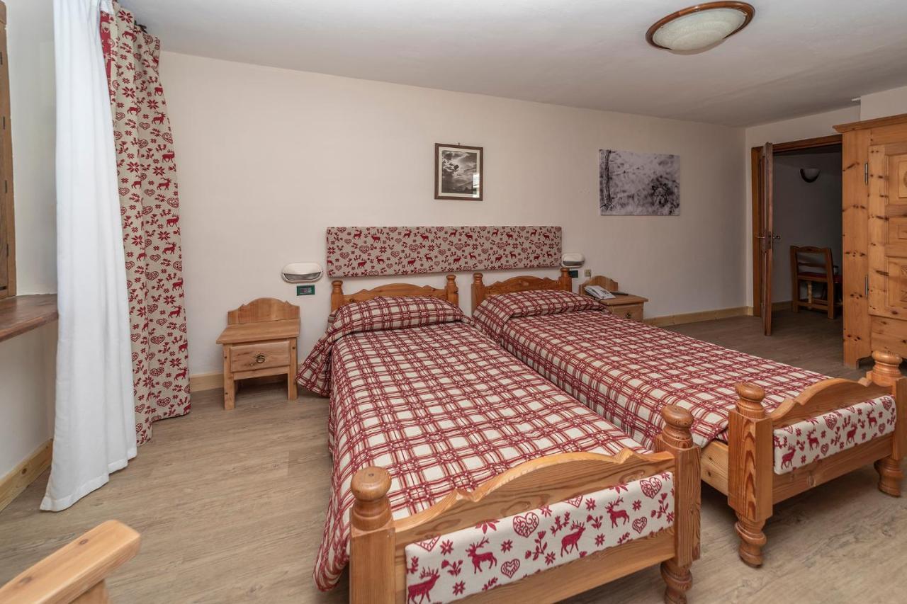 Hotel Stella Alpina Oulx Buitenkant foto