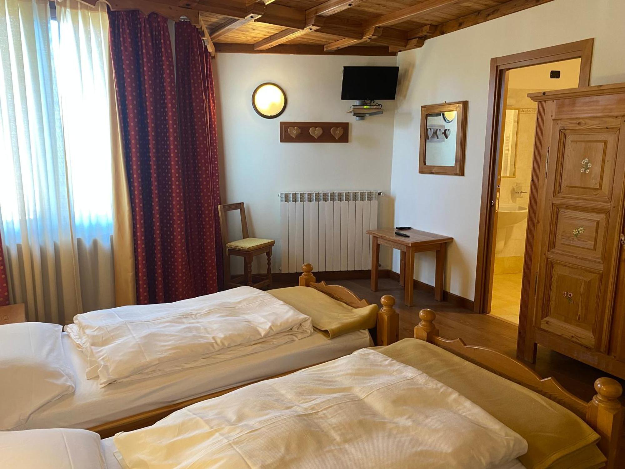 Hotel Stella Alpina Oulx Buitenkant foto