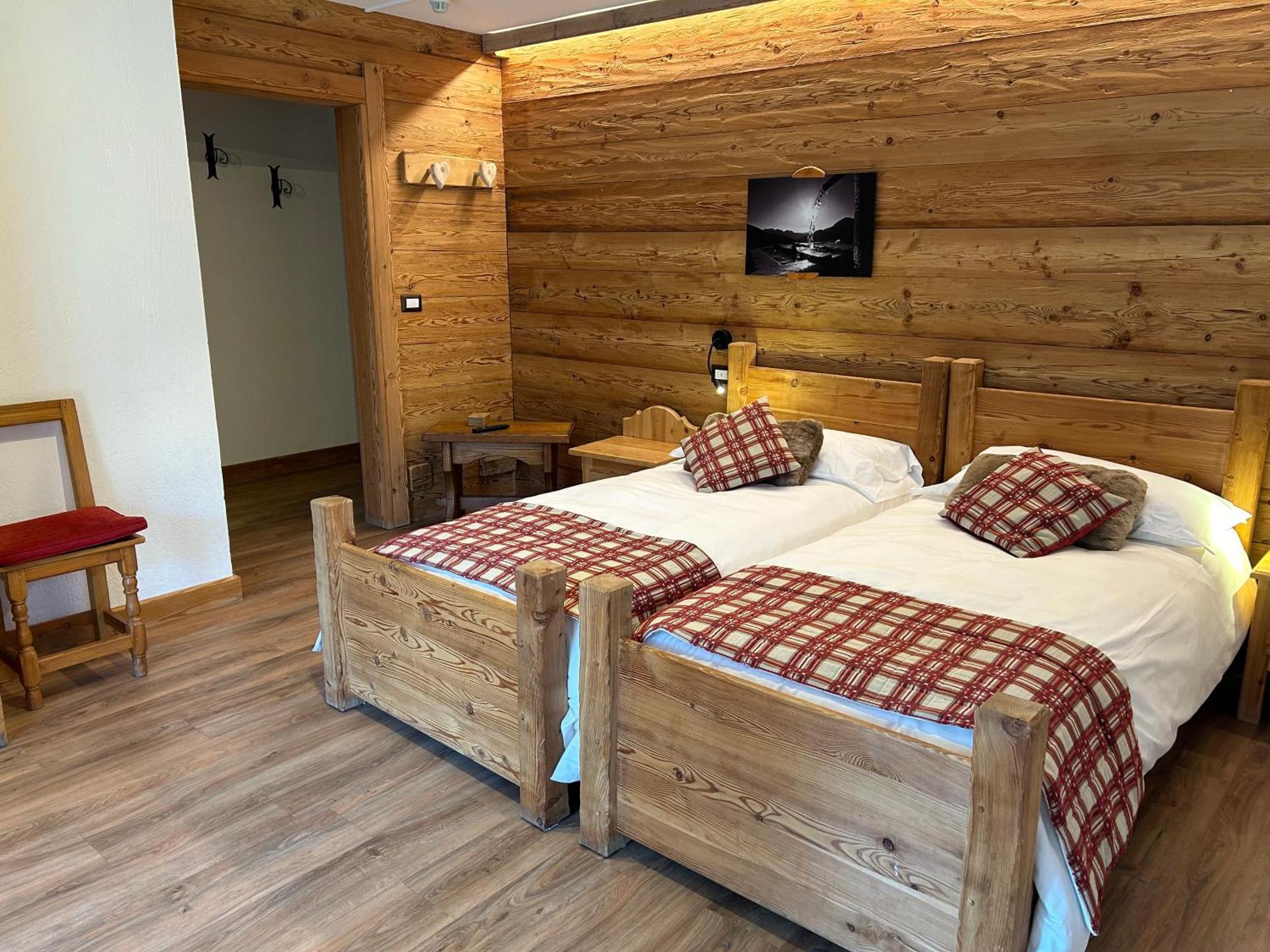 Hotel Stella Alpina Oulx Buitenkant foto