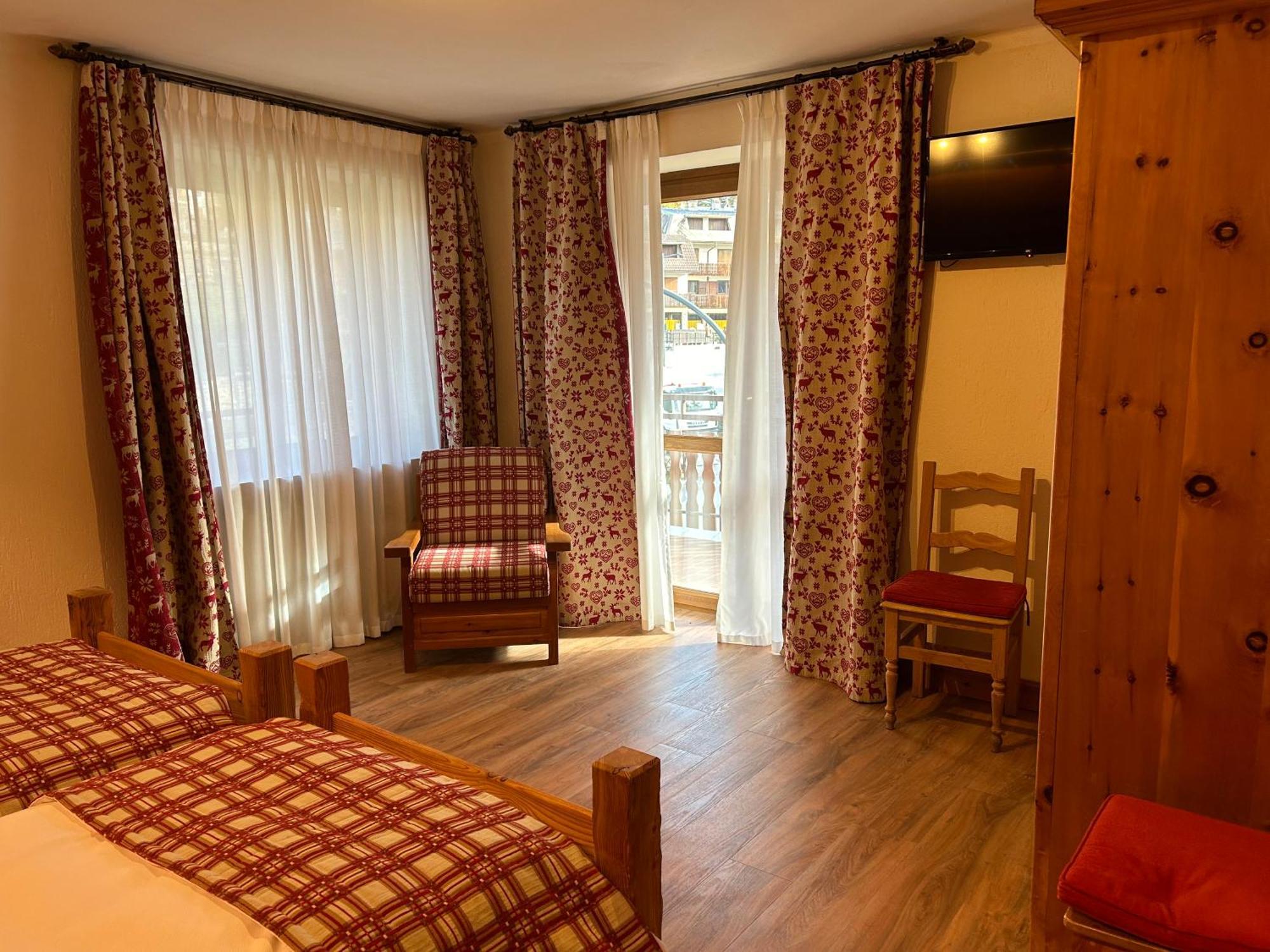 Hotel Stella Alpina Oulx Buitenkant foto