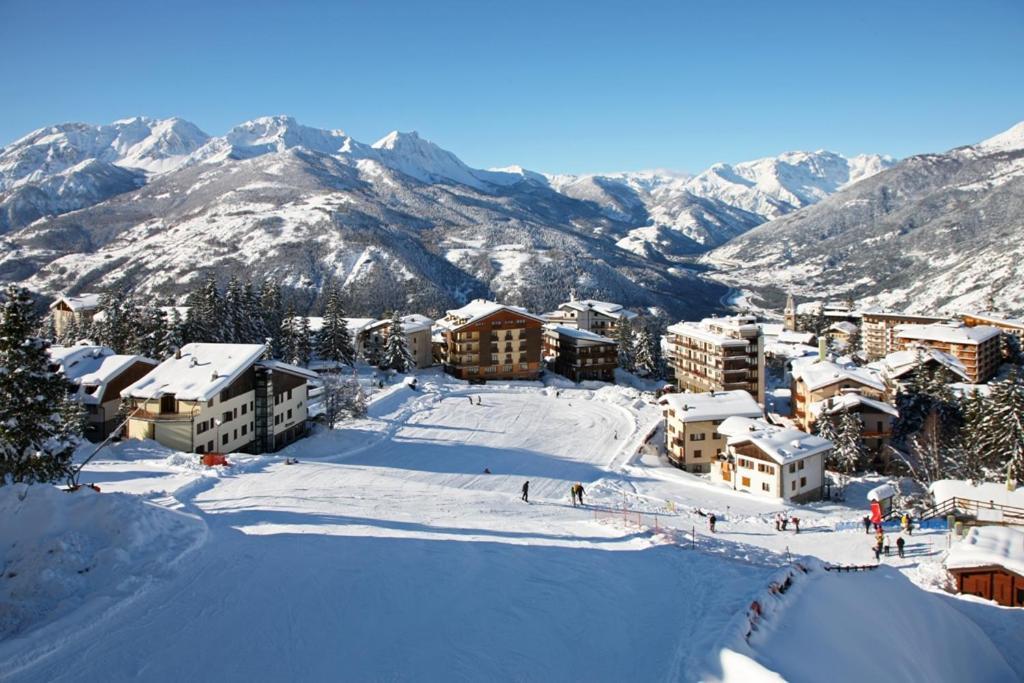 Hotel Stella Alpina Oulx Buitenkant foto