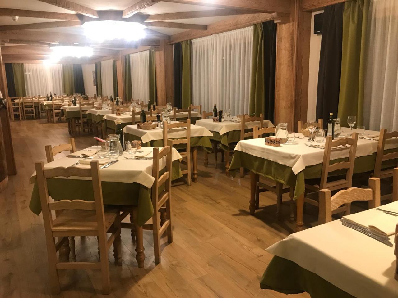 Hotel Stella Alpina Oulx Buitenkant foto